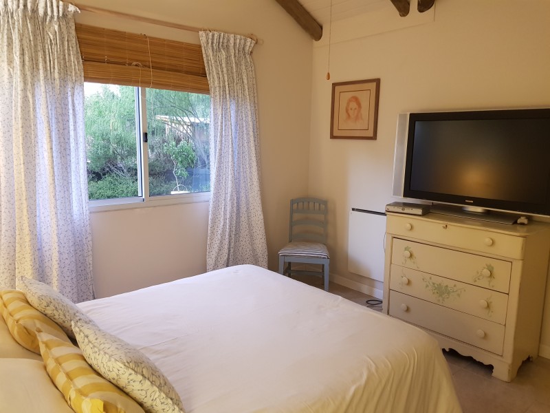 Casa a estrenar en venta en El Tesoro, La Barra ambientes amplios y buen entorno.